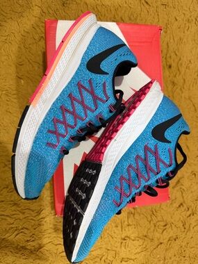 Nike Teal and Pink Lightweight Running Sneakers